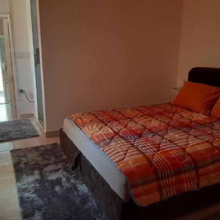 Guest'S House "Lindi&Roni" Apartment Ulcinj Exterior photo