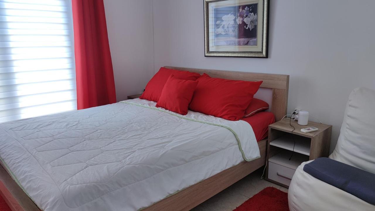 Guest'S House "Lindi&Roni" Apartment Ulcinj Exterior photo