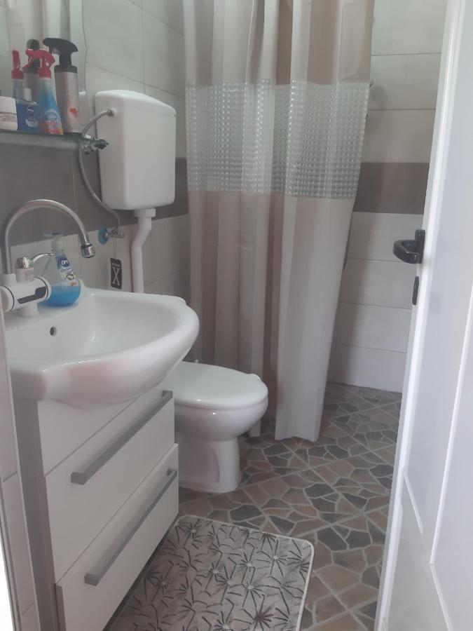 Guest'S House "Lindi&Roni" Apartment Ulcinj Exterior photo