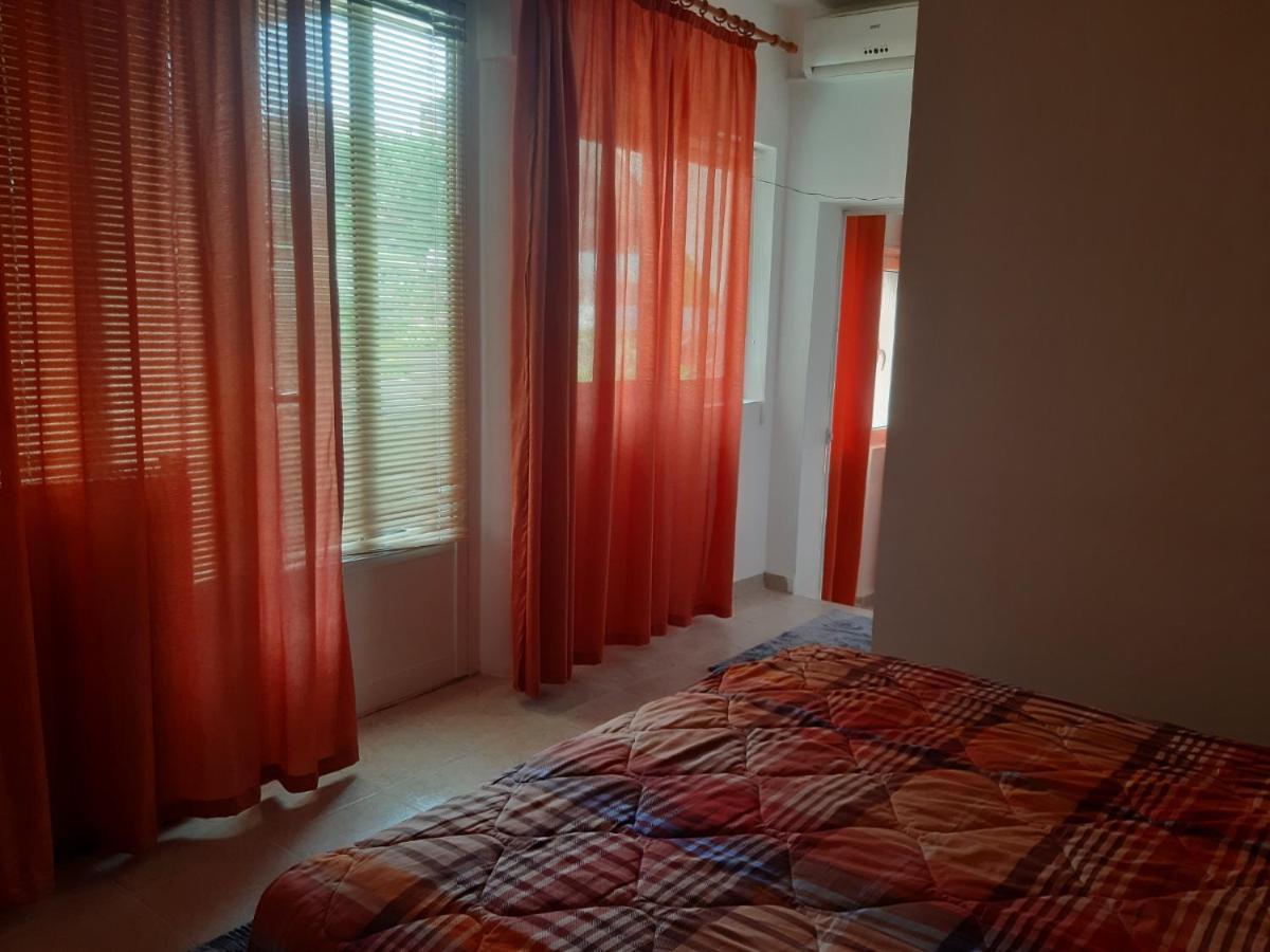 Guest'S House "Lindi&Roni" Apartment Ulcinj Exterior photo