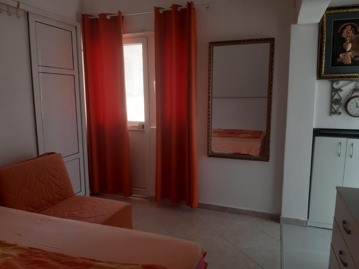 Guest'S House "Lindi&Roni" Apartment Ulcinj Exterior photo